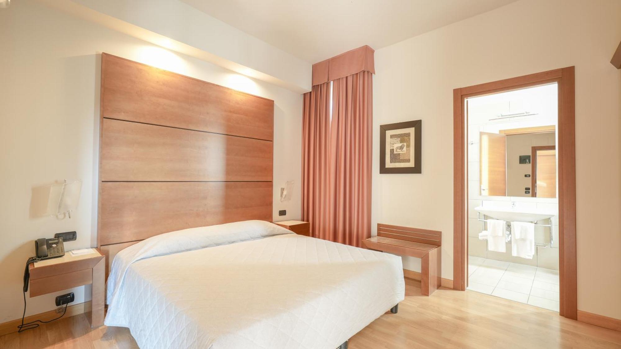 Hotel Europa Reggio nell'Emilia Esterno foto