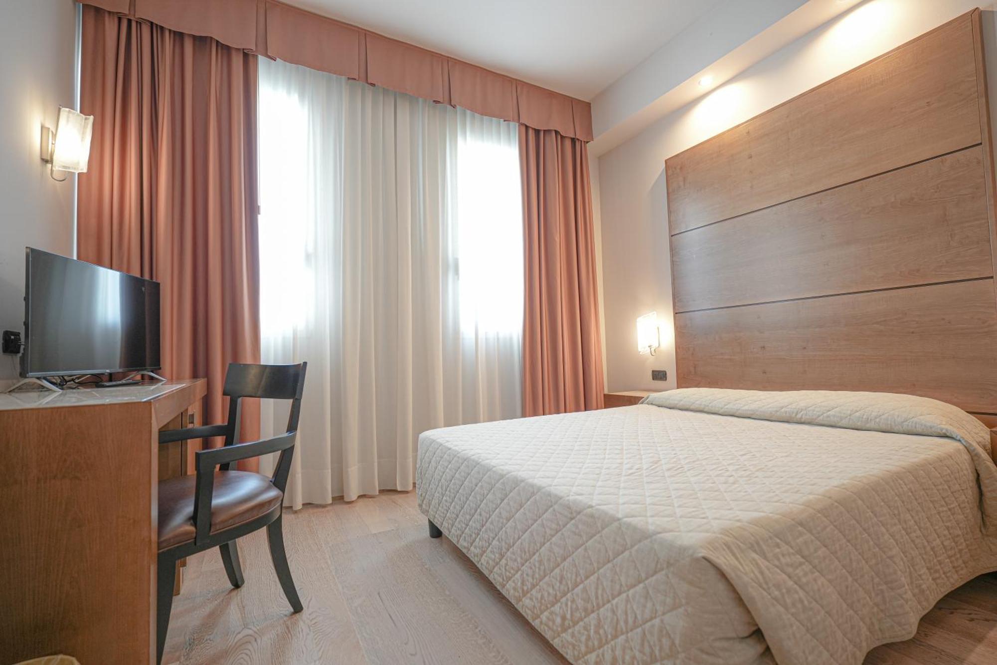 Hotel Europa Reggio nell'Emilia Esterno foto