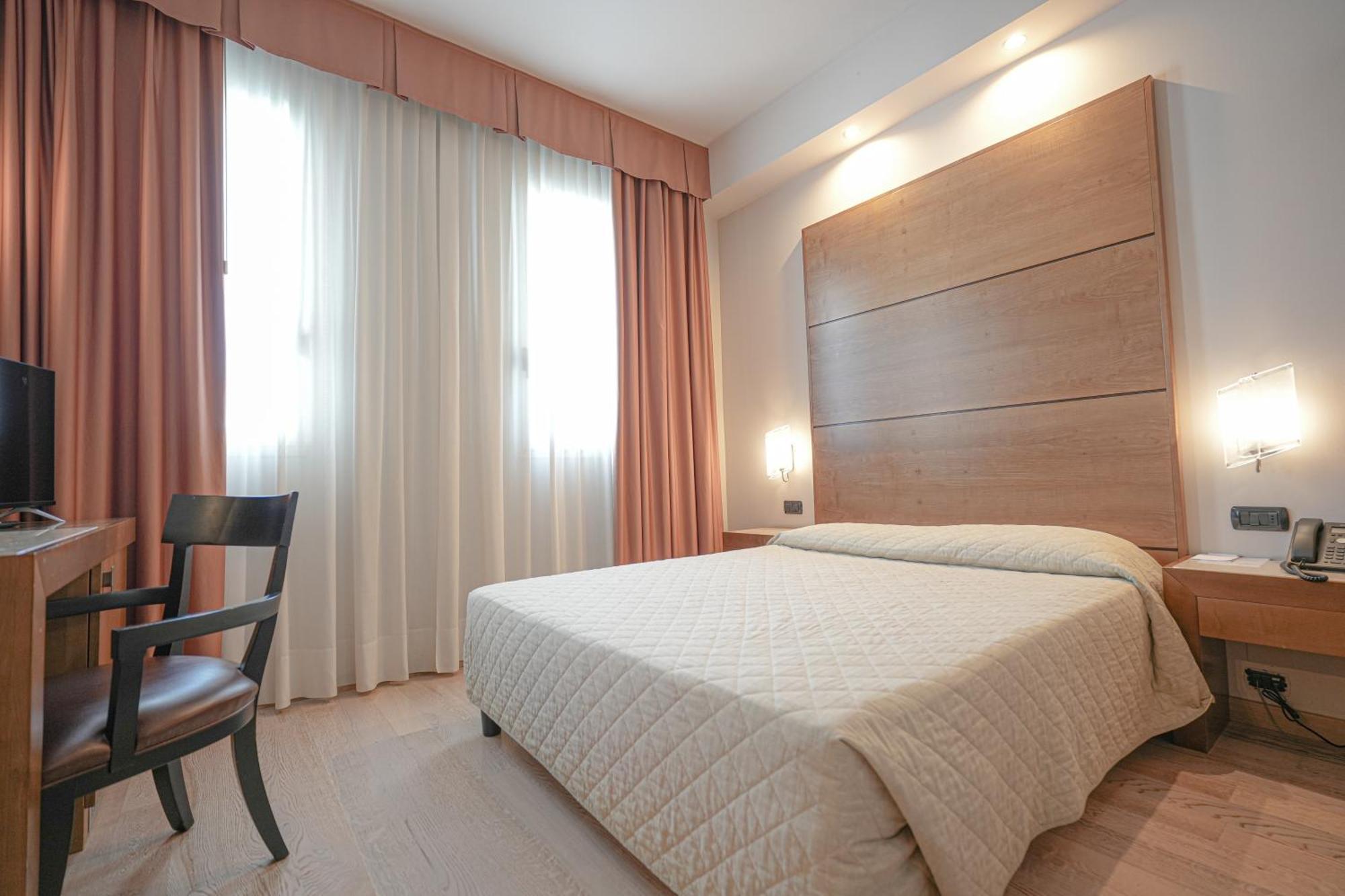 Hotel Europa Reggio nell'Emilia Esterno foto