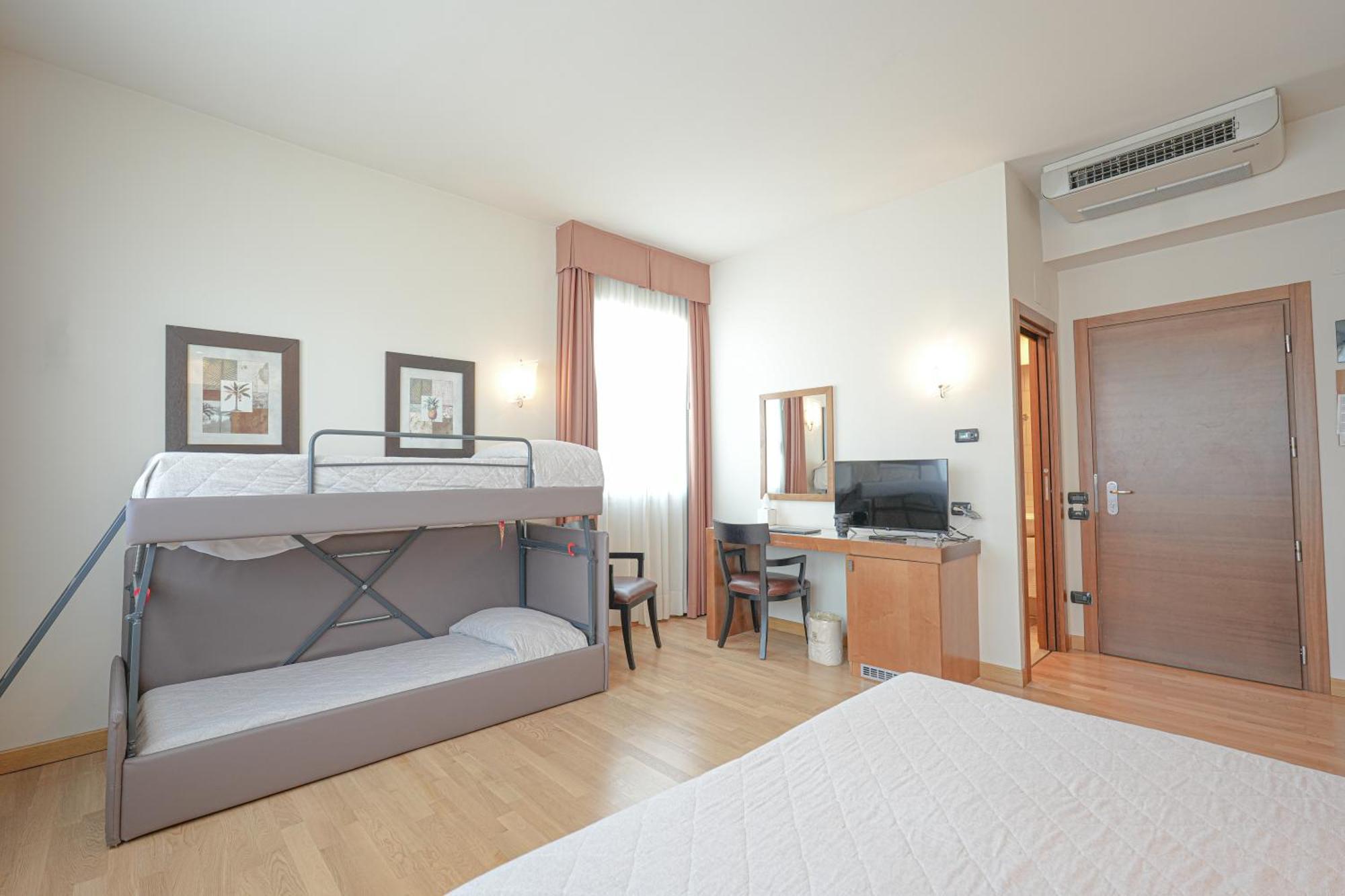 Hotel Europa Reggio nell'Emilia Esterno foto