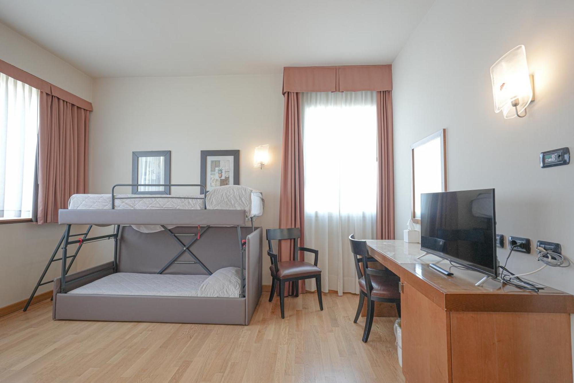 Hotel Europa Reggio nell'Emilia Esterno foto