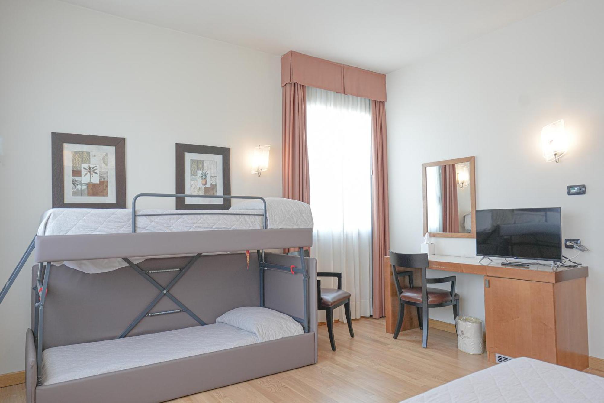 Hotel Europa Reggio nell'Emilia Esterno foto